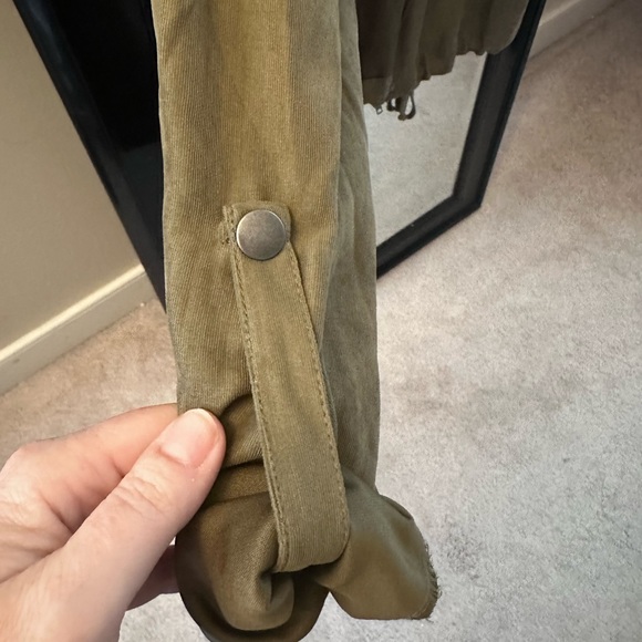 🔴 🎀 2X’s Host Pick 🎀 Lightweight Army Green Jacket - Picture 2 of 6